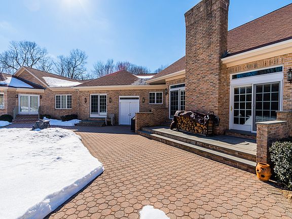 133 Chamberlain Hill Road