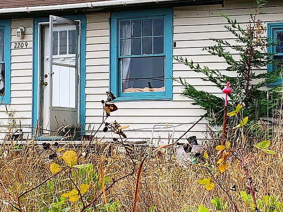 2nd image of 2209 NW Oceanview Dr