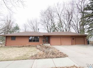 2615 S Hawthorne Ave, Sioux Falls, SD 57105