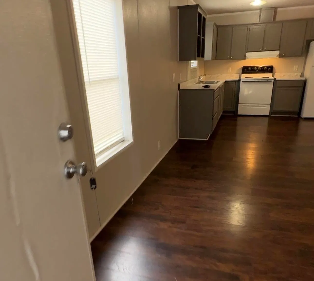 2 bed, 900 sqft, $950 — Photo 2