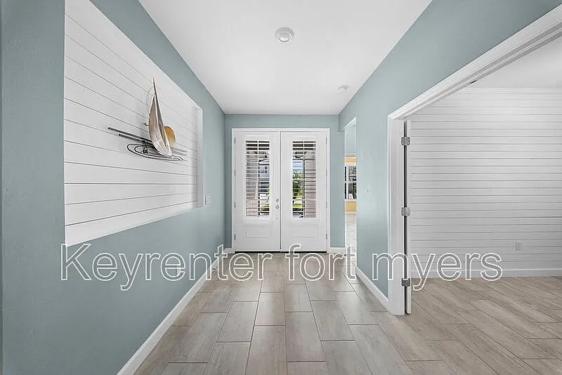 3 bed, 3.0 bath, 2400 sqft, $3,250 — Photo 3