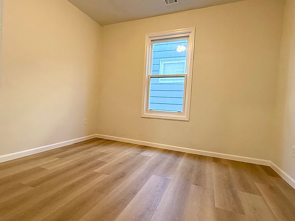 4th image of 496 21st St Floor 1
