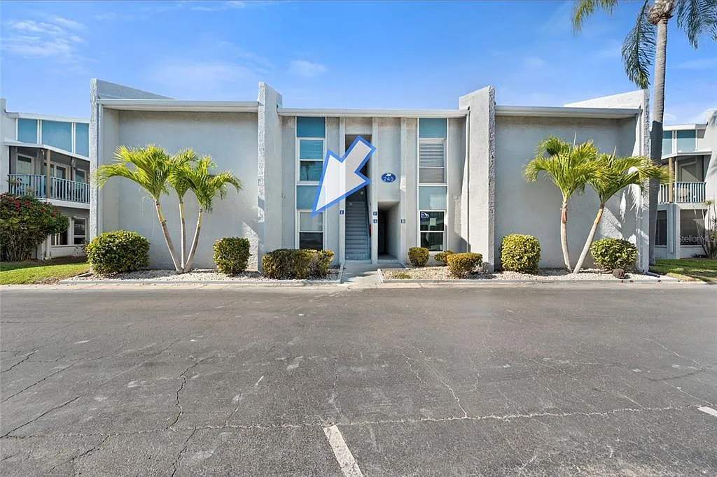 Building Photo - 240 Medallion Blvd #A