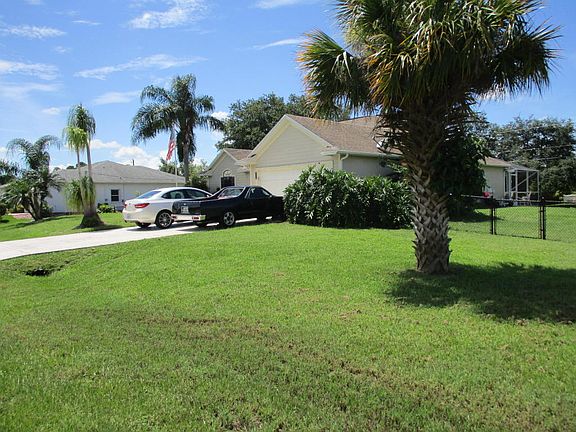 2nd image of 543 SW Dailey Ave