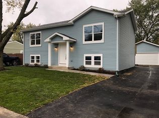 332 Fremont Ave, Romeoville, IL 60446