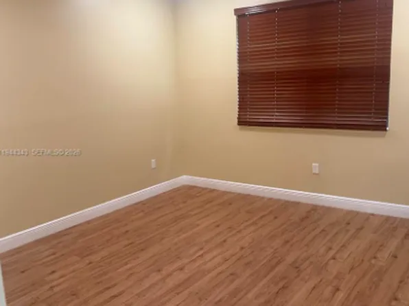 9044 SW 39th St, Hollywood, FL 33025