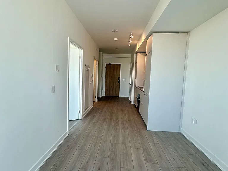 1 Fairview Rd E #1705 — Photo 12