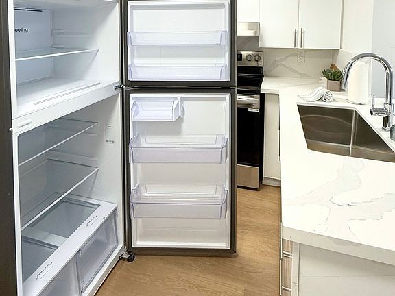 3rd image of 41 Valleyview Rd #30