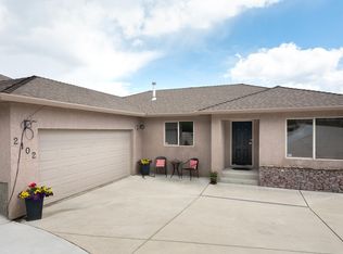 2102 Horizon Dr, West Kelowna, BC V1Z3Y5