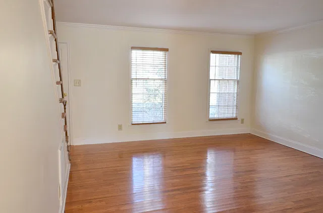 Avail Aug 2027 - Beautiful 2 Bedroom, 1.5 Bath Townhome 1 mile to UNC! — Photo 3