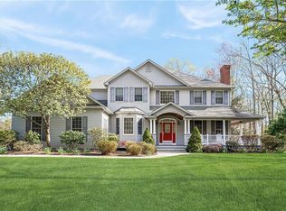 5 Hidden Ln, East Greenwich, RI 02818