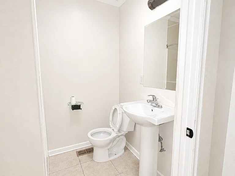 938 Springdale Dr — Photo 10