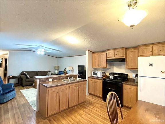 5th image of 4804 Camellia Ave