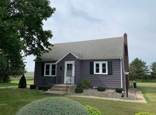 202 X16, Luana, IA 52156