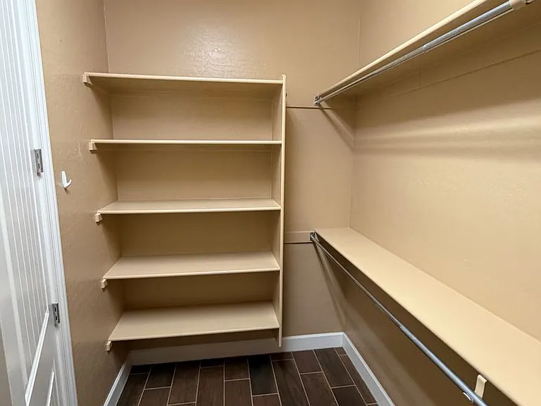2206 Calgary Dr — Photo 16
