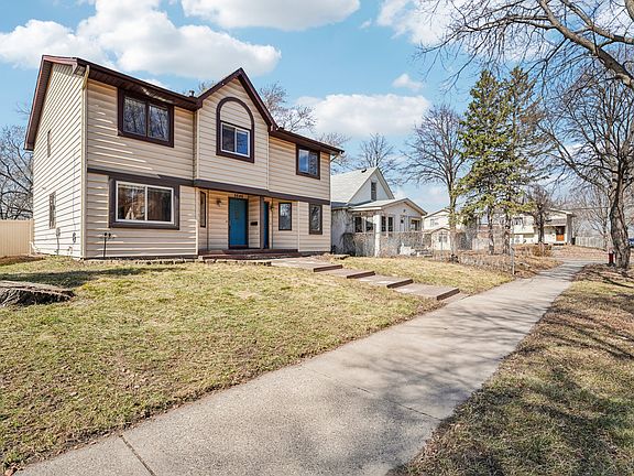2nd image of 2646 Quincy St NE #2646