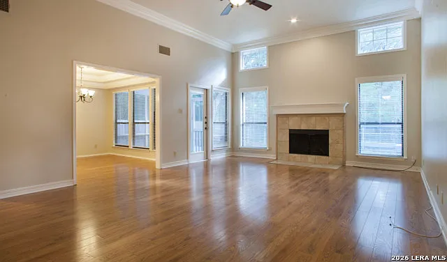 3 bed, 2.0 bath, 1995 sqft, $2,400 — Photo 2