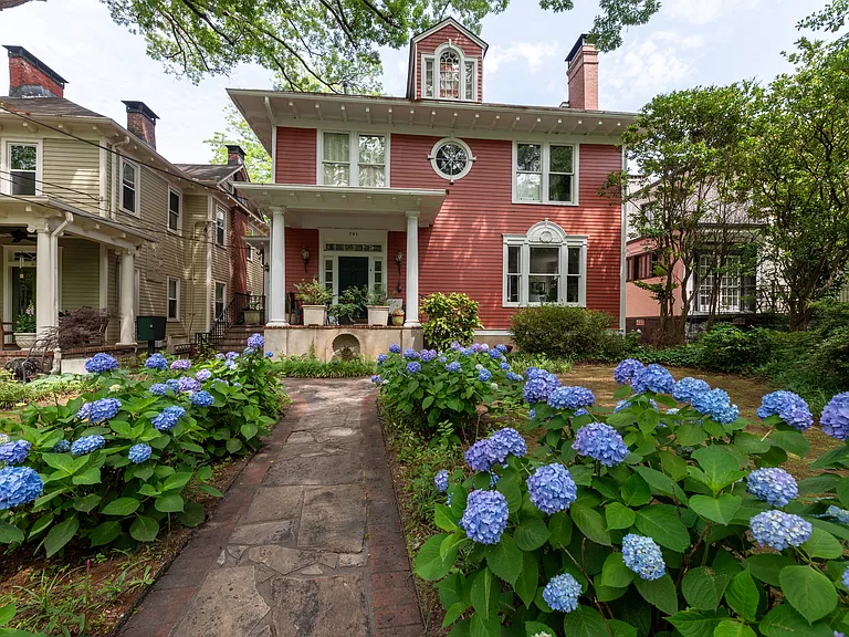 791 Myrtle St NE — Photo 1