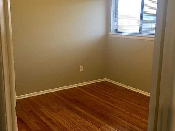 5th image of 18504 Woodbine St