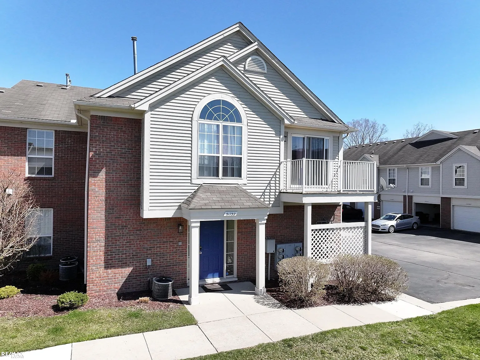 51759 Adler Park Dr W photo 1