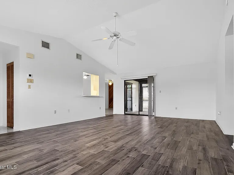 1141 Mast Ct SE — Photo 8