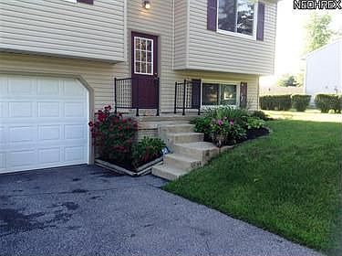 3rd image of 9285 Flora Dr