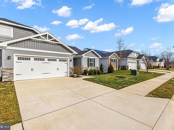 4th image of 35049 Mansours Dr