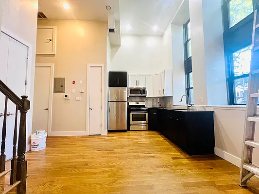 Rented by EXR | media 1
