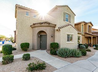 3933 E Cat Balue Dr, Phoenix, AZ 85050