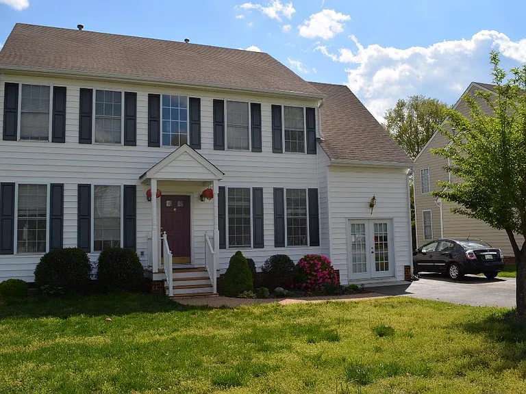 9709 Southmill Dr — Photo 1