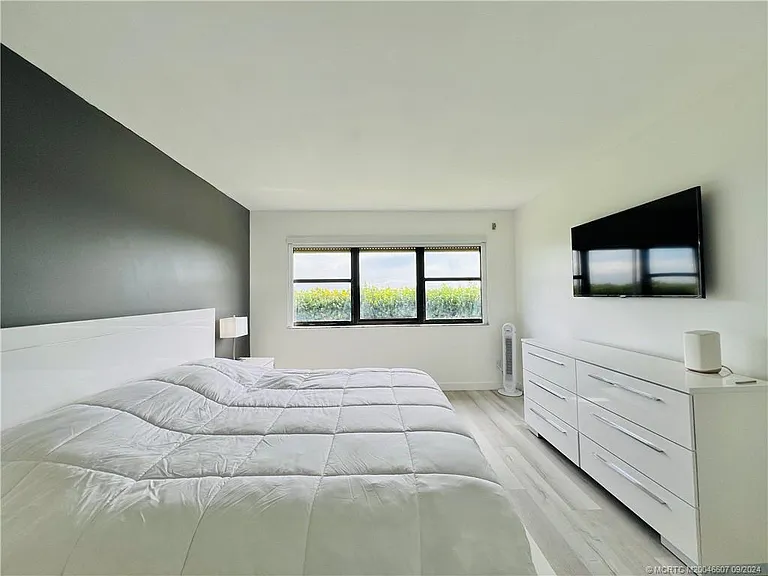 10044 S Ocean Dr #205 — Photo 37