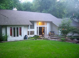 303 Lochside Dr, Cary, NC 27518