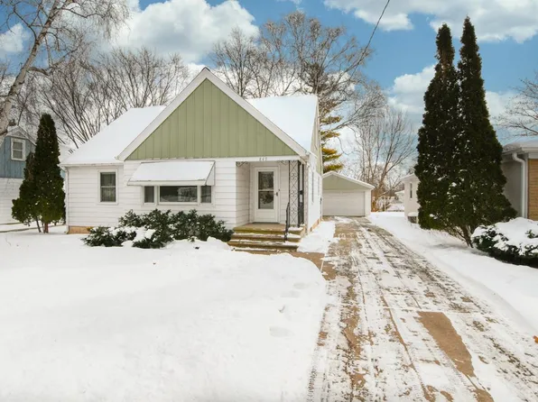 849 S Ridge Rd, Green Bay, WI 54304