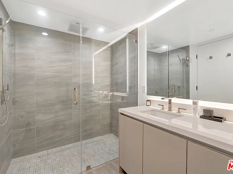 1017 N Croft Ave #Penthouse 01 — Photo 3