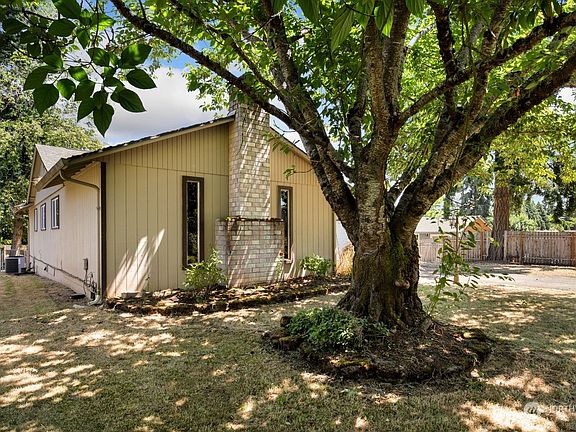 3rd image of 4113 NE 44th Avenue