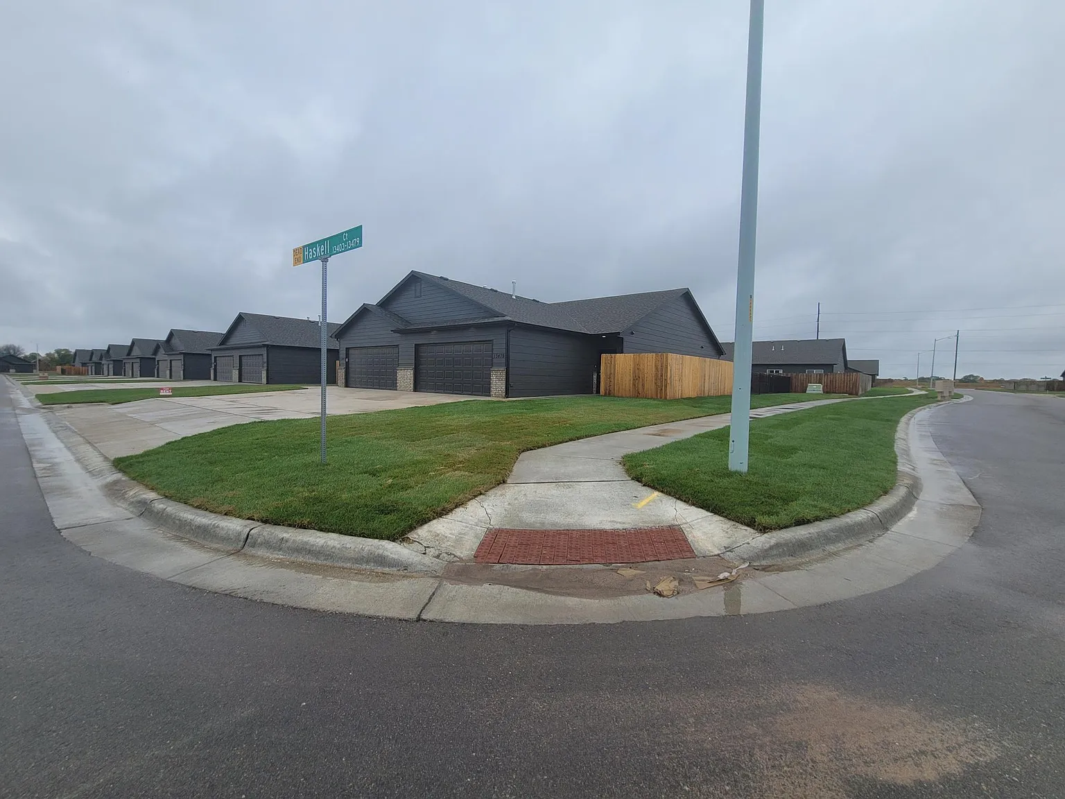 3 bed, 1200 sqft, $1,550 — Photo 2