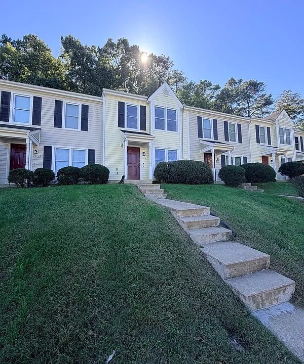 15241 Broadwater Cir