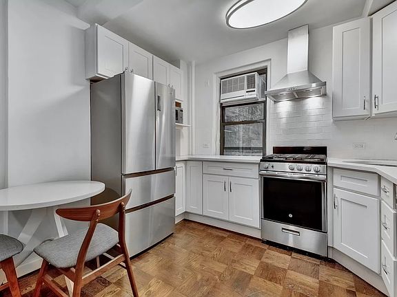 2nd image of 226 E 12th St APT 3J