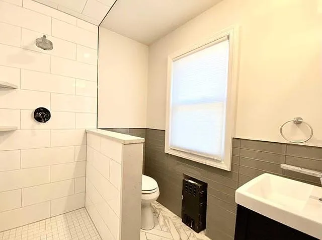 7 Holland Ave — Photo 9