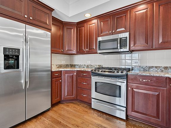 5th image of 107 S Grant St #74