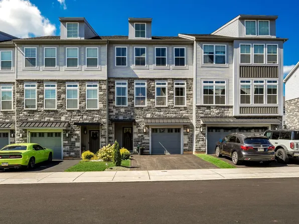 58 Independence Ct, Perkasie, PA 18944