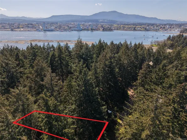 11 Pirate Pl, Nanaimo, BC V9R 6R1