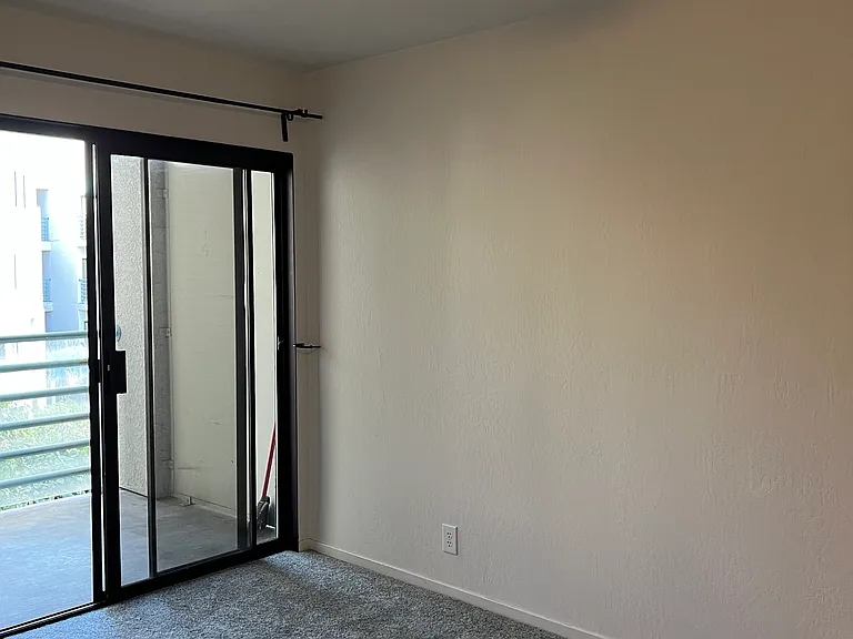 320 Peninsula Ave #312 — Photo 10