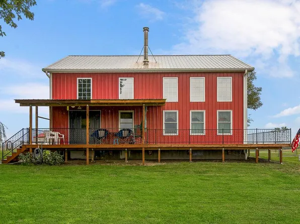 22151 Hand Rd, Atchison, KS 66002