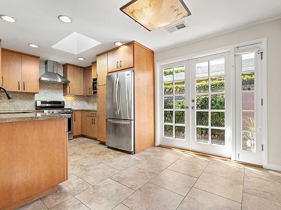 5th image of 8255 Tuscany Ave