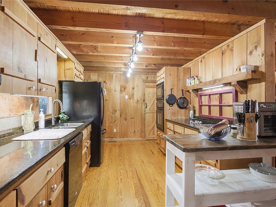 7th image of this home