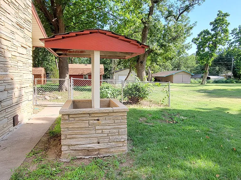 14411 W Maple St — Photo 6