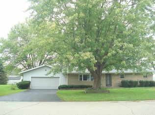 136 Peterson Dr, Sweetser, IN 46987