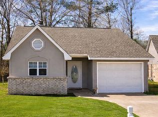 63 Lamplighter Rd, Pearl, MS