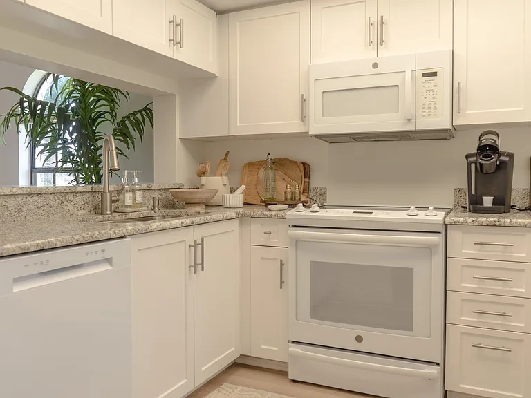 265 Deerwood Cir — Photo 16
